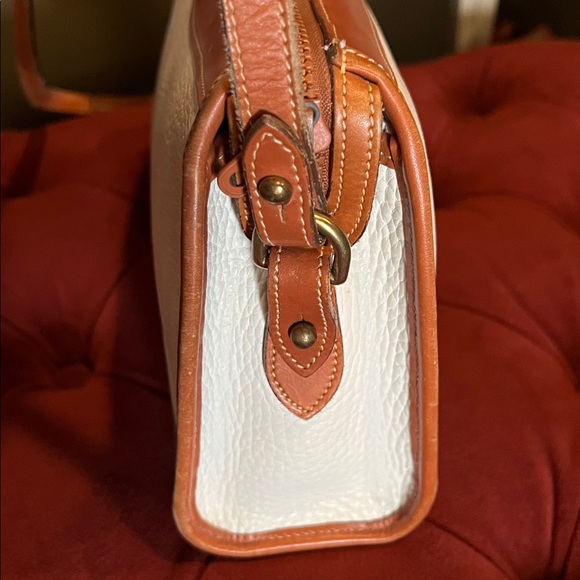 Dooney & Bourke Vintage White Shoulder Bag - Picture 13 of 14